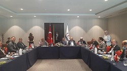 Réunion au sommet des hommes d'affaires arabes, turcs et algériens en Turquie